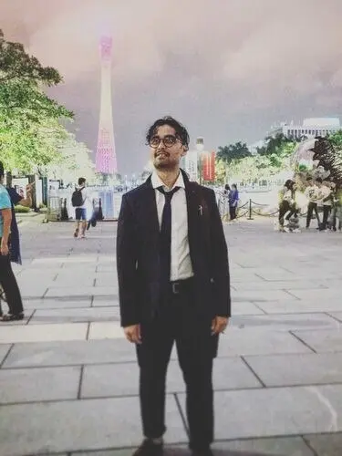 Viktor Profile image 3
