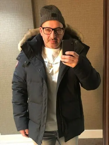 Funromantic Profile image 1